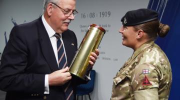 Shell casing presenting